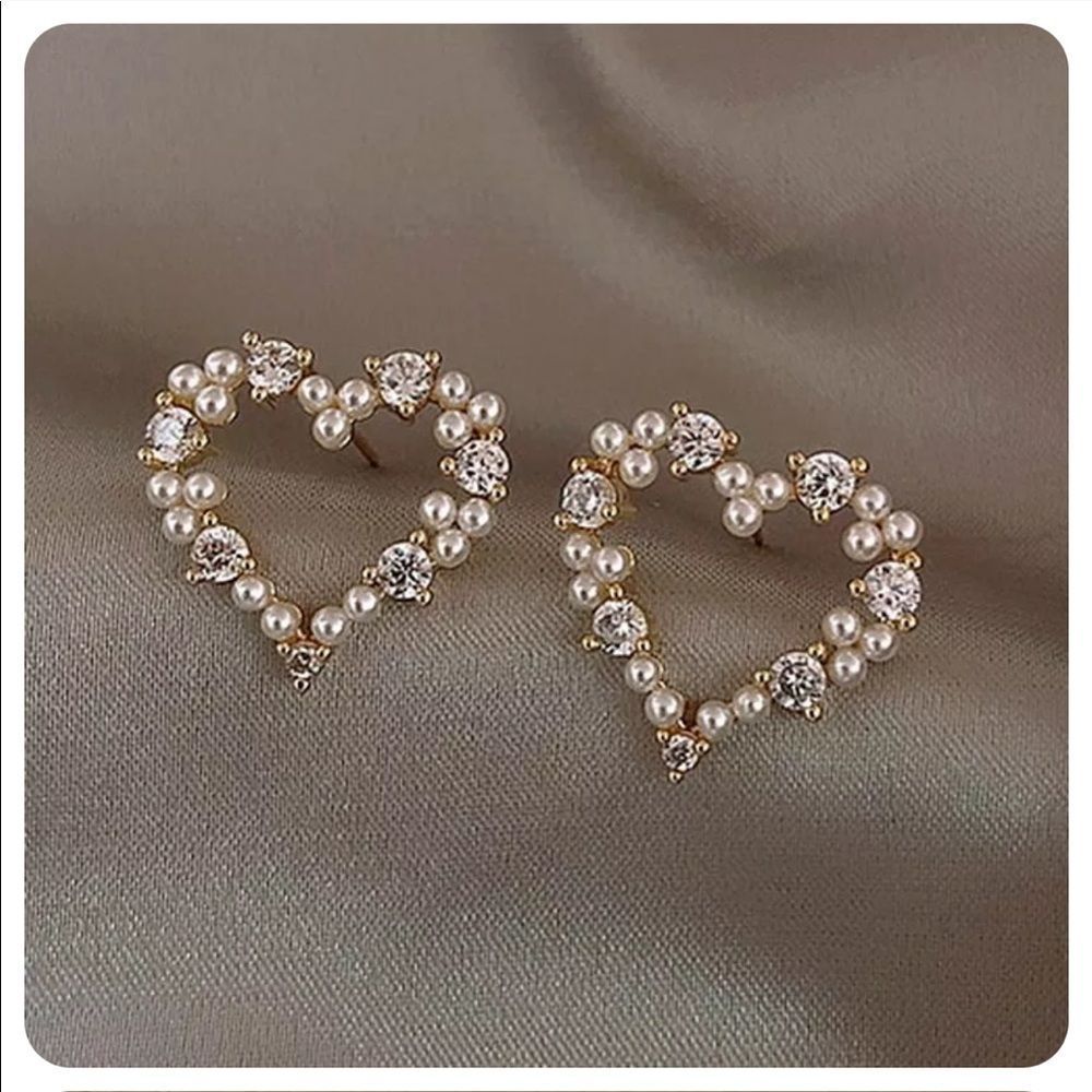 Heart Rhinestones Pearl Wedding Earrings - Picture 2 of 7